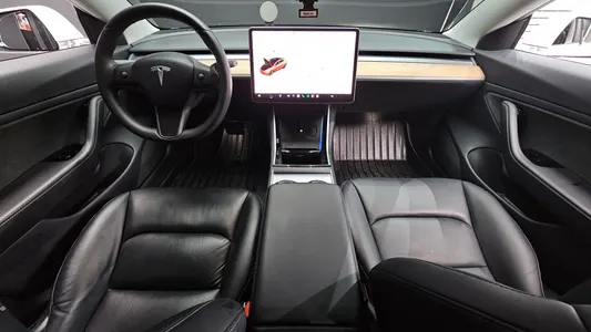 Tesla 3 AWD 2020 7