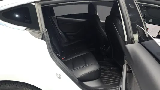 Tesla 3 AWD 2020 11