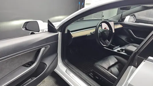 Tesla 3 AWD 2020 10