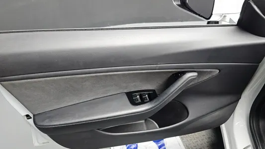 Tesla 3 AWD 2020 24
