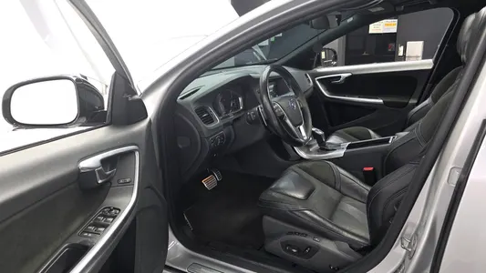 Volvo S60 2017 10