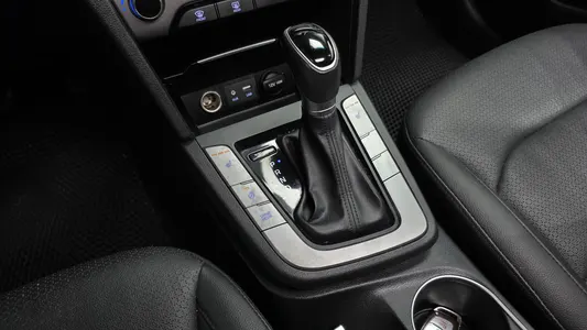 Hyundai AD 1.6 GDI 2016 9
