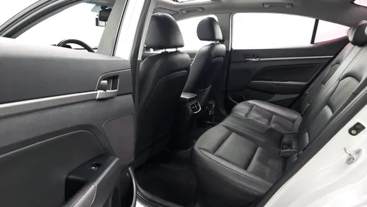Hyundai AD 1.6 GDI 2016 11