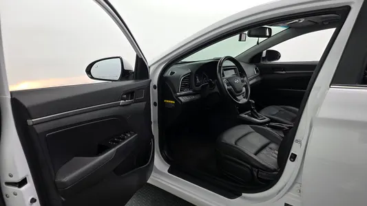 Hyundai AD 1.6 GDI 2016 10