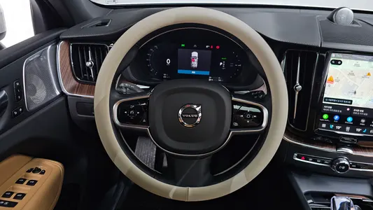 Volvo XC60 2 T8 2024 13