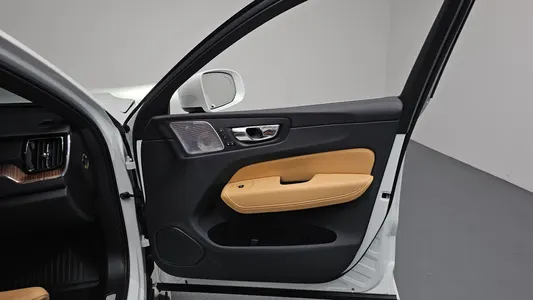 Volvo XC60 2 T8 2024 25
