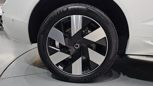 Volvo XC60 2 T8 2024 22