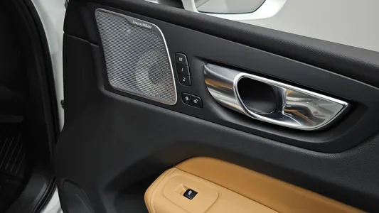 Volvo XC60 2 T8 2024 35