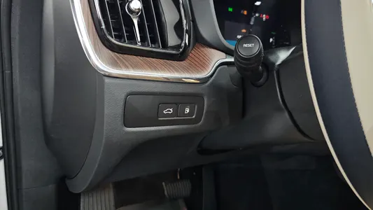 Volvo XC60 2 T8 2024 36