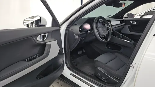 Polestar 2 2022 10