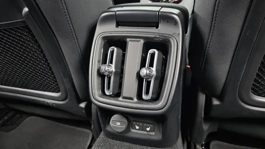 Polestar 2 2022 19
