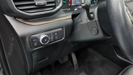 Ford 6 3.3 2022 30