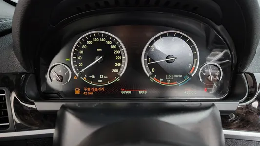 BMW 6 Series (F12) 650i 2011 8