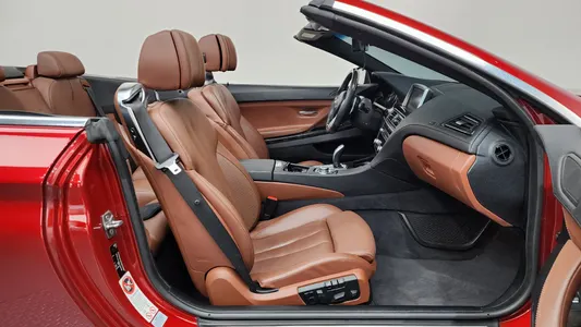 BMW 6 Series (F12) 650i 2011 11