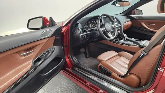 BMW 6 Series (F12) 650i 2011 10