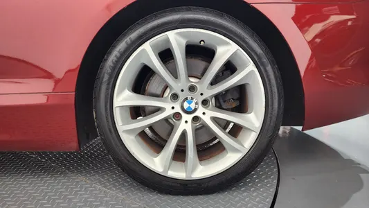 BMW 6 Series (F12) 650i 2011 21