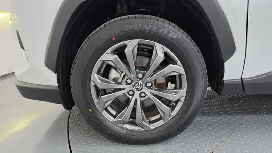 Toyota RAV4 5 2.5 4WD LTD 2025 5