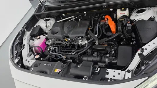 Toyota RAV4 5 2.5 4WD LTD 2025 6