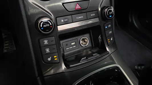Hyundai Coupe 200 S 2015 32