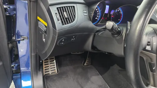 Hyundai Coupe 200 S 2015 29