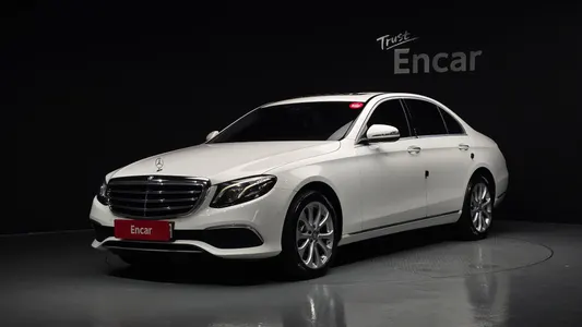 Mercedes-Benz E-Class W213 E220d 4MATIC 2017