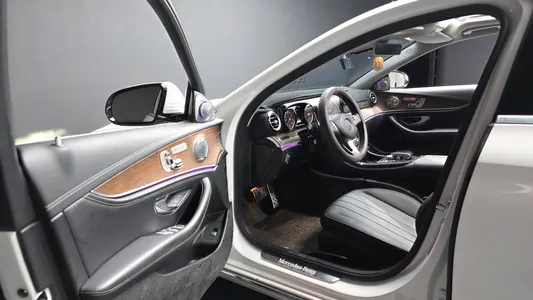 Mercedes-Benz E-Class W213 E220d 4MATIC 2017 10