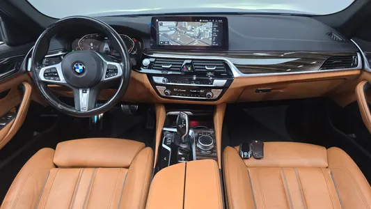 BMW 5 Series (G30) 520i M 2020 7