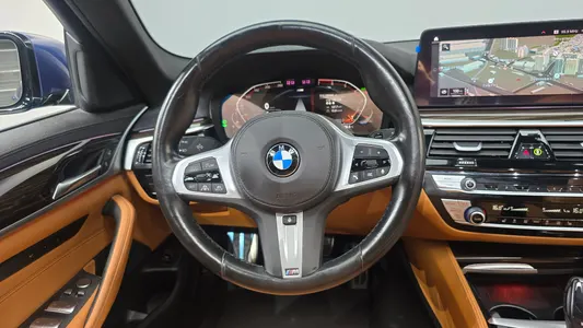 BMW 5 Series (G30) 520i M 2020 13