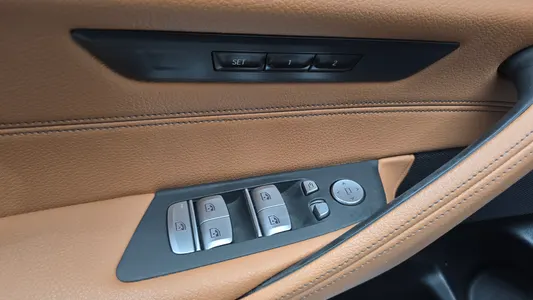 BMW 5 Series (G30) 520i M 2020 30