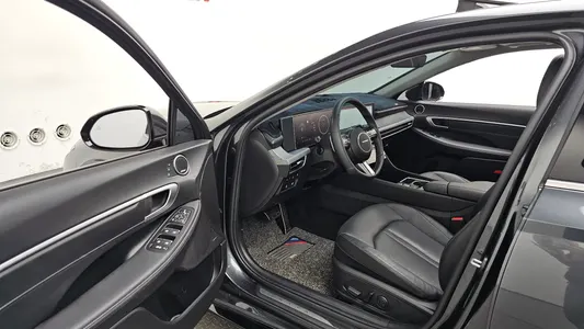 Hyundai (DN8) 1.6 2025 10