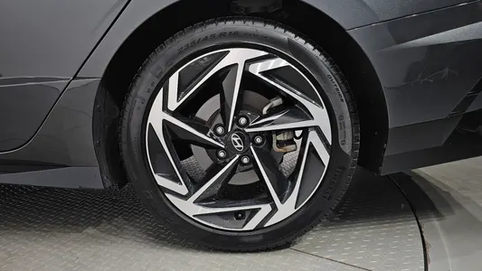 Hyundai (DN8) 1.6 2025 22
