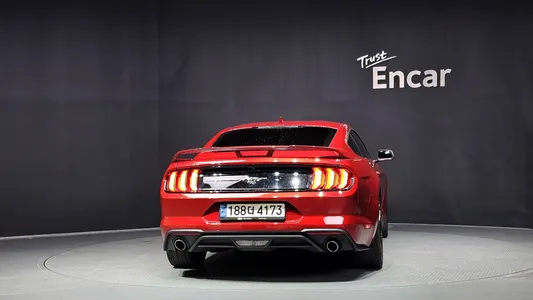 Ford 머스탱 2022 4
