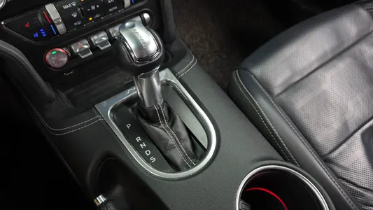 Ford 머스탱 2022 9