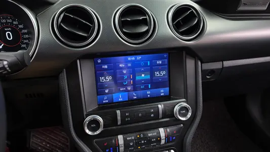 Ford 머스탱 2022 13