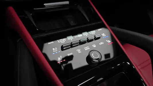Porsche (PO536) 3.0 2024 33