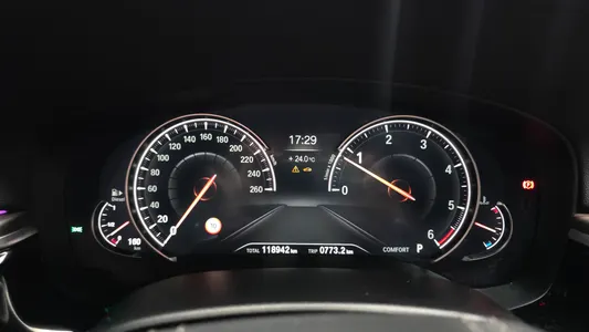BMW 5 Series (G30) 520d xDrive M 2017 8