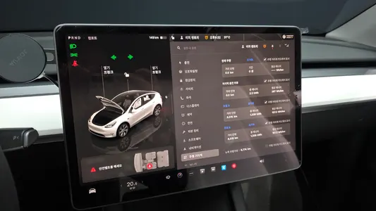Tesla Y RWD 2023 8