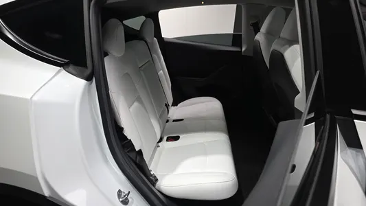 Tesla Y RWD 2023 12