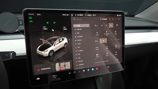 Tesla Y RWD 2023 28