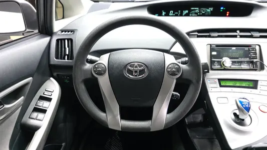 Toyota 프리우스 1.8 E 2015 13