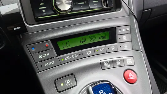 Toyota 프리우스 1.8 E 2015 15