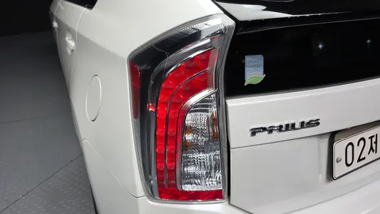 Toyota 프리우스 1.8 E 2015 23