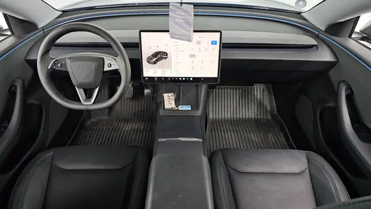Tesla 3 RWD 2025 7