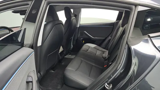 Tesla 3 RWD 2025 12