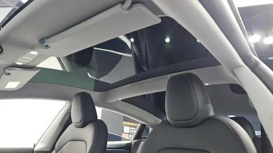 Tesla 3 RWD 2025 19