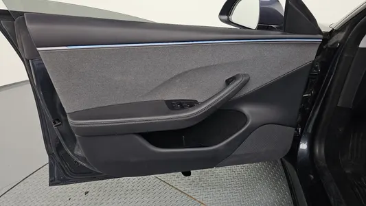 Tesla 3 RWD 2025 24