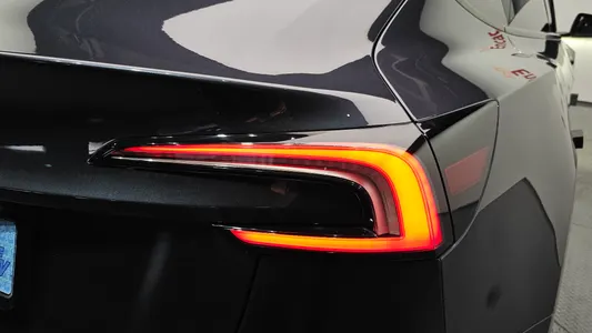 Tesla 3 RWD 2025 23