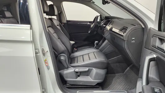 Volkswagen 2 2.0 TDI 2022 26
