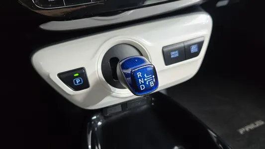 Toyota 4 1.8 E 2017 9