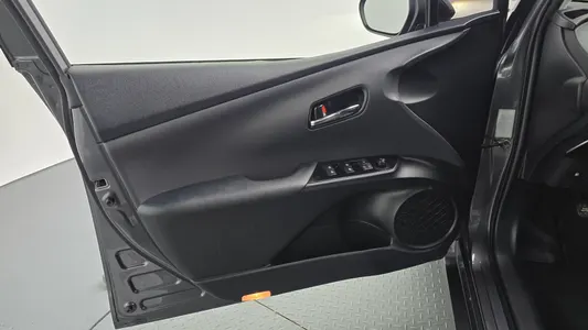 Toyota 4 1.8 E 2017 24